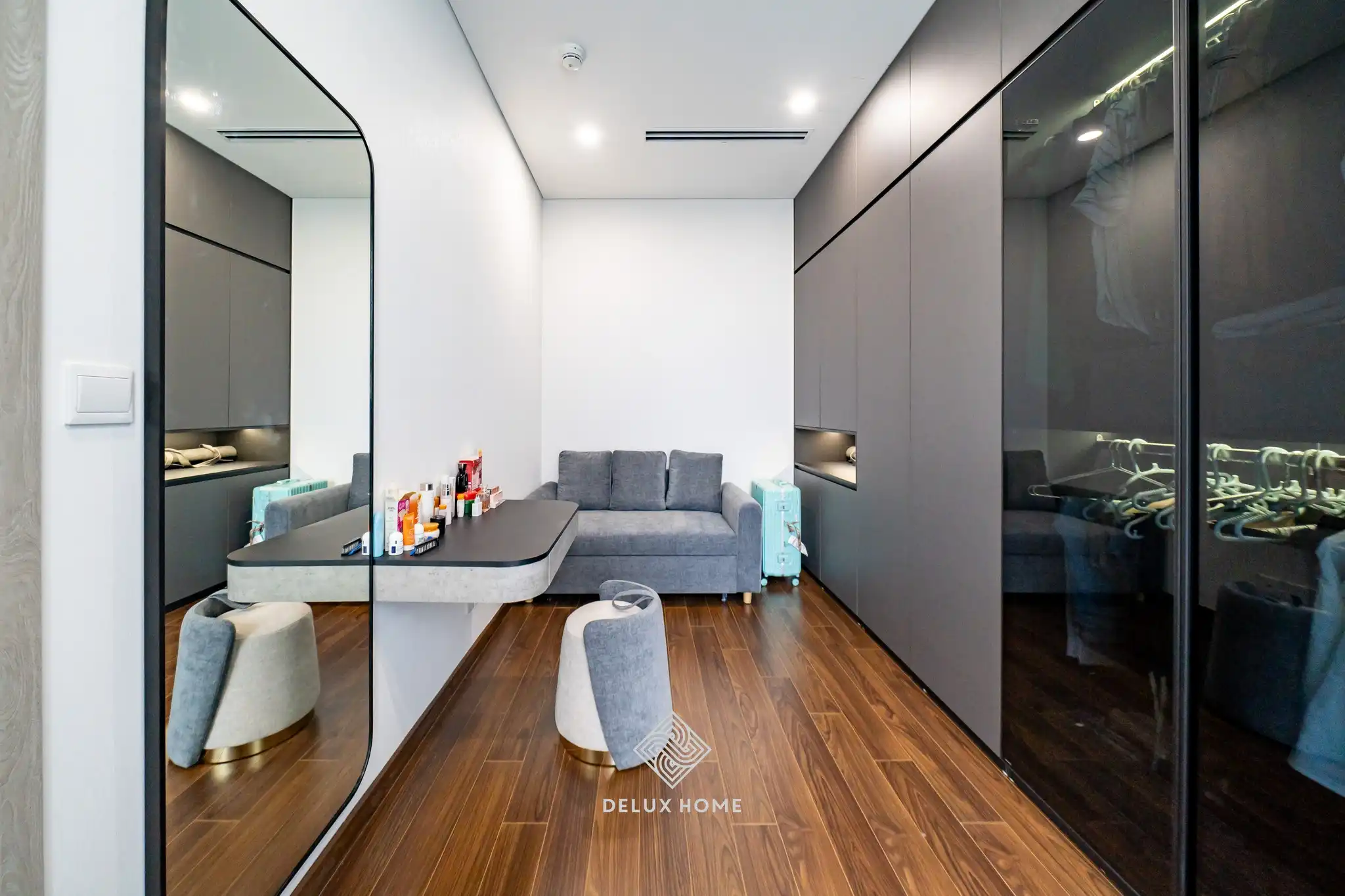 Dự án thi công chung cư Masteri West Heights - chị Hiền - phòng thay đồ
